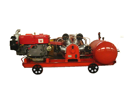 柴(chai)油機驅動(dong)活塞機