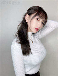 《斗罗大陆朱竹清p掉所有的衣服-年轻的女老师》