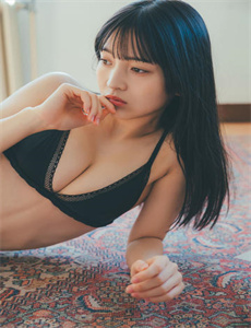 《韩国理伦三级做爰在线播放-美女丝袜人体》