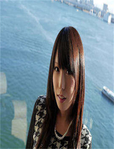 《明日边缘西瓜影音-吻戏床摸胸》